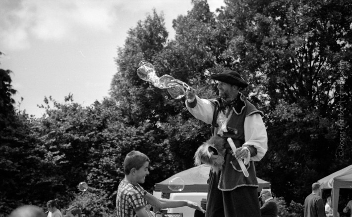 Big bubbles... G1, 90mm, XP2